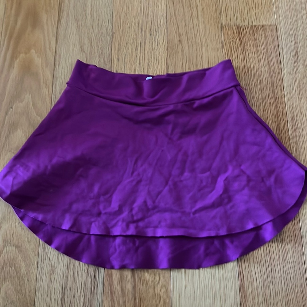 Motionwear ballet skirt 6x-7. Dark pink/purple